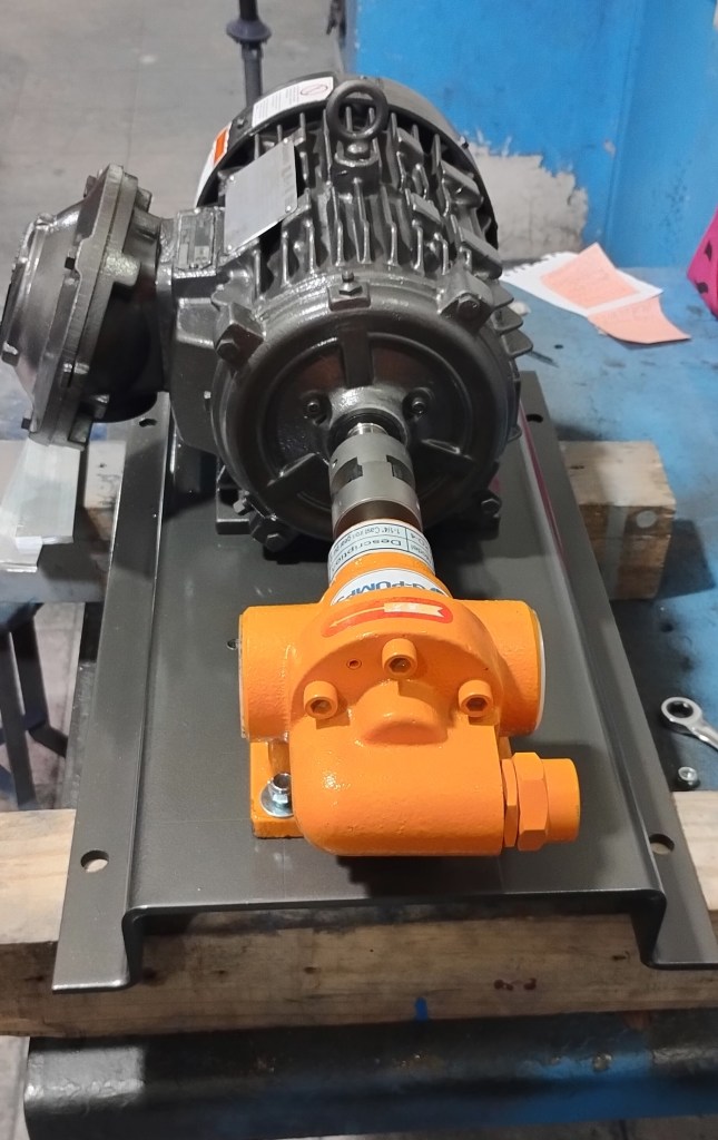 G-PUMPS KD-4 CON MOTOR APX DE 2 HP 4 POLOS