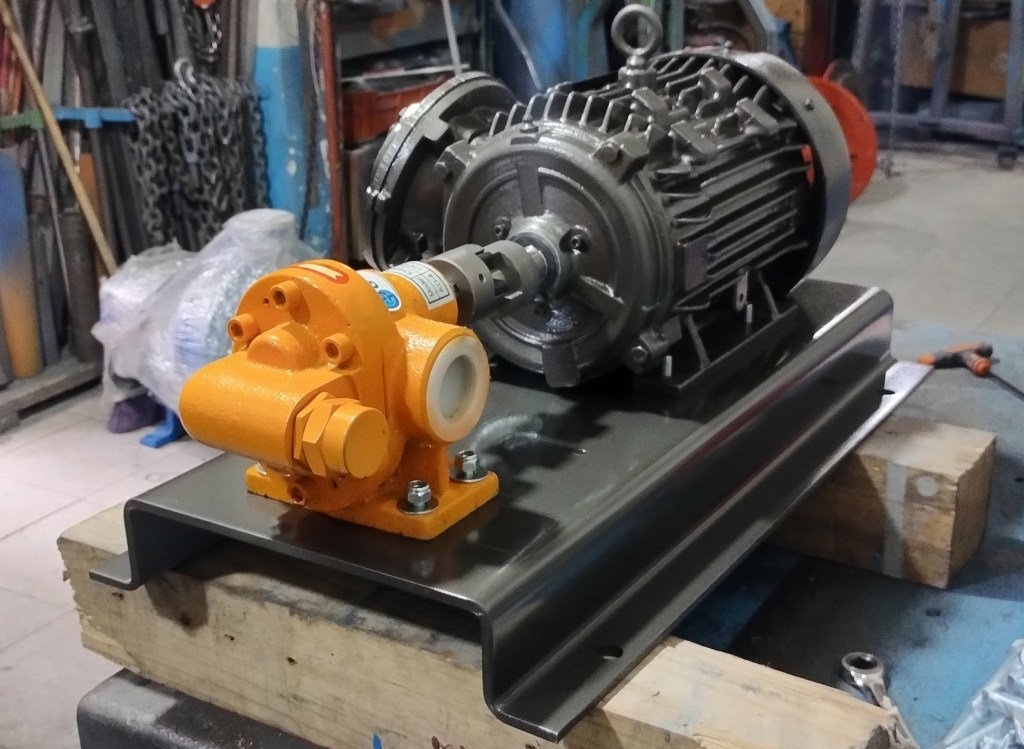 G-PUMPS KD-4 CON MOTOR APX DE 2 HP 4 POLOS